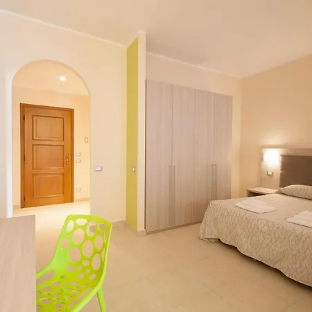 迪亚诺史波堤公寓酒店 3*