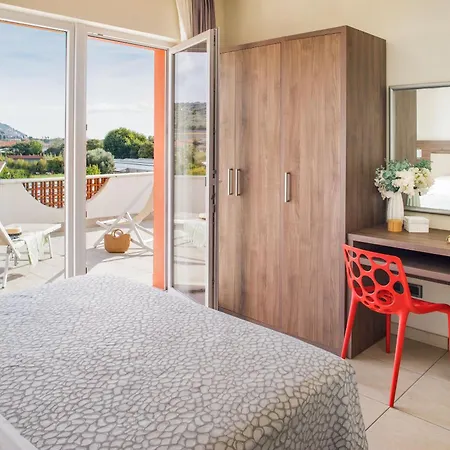 Aparthotel Diano Sporting