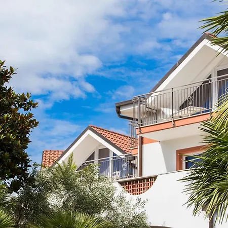 迪亚诺史波堤公寓酒店 3*