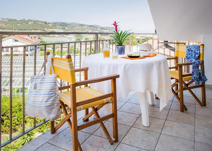 شقة فندقية Diano Sporting دْيانو مارينا